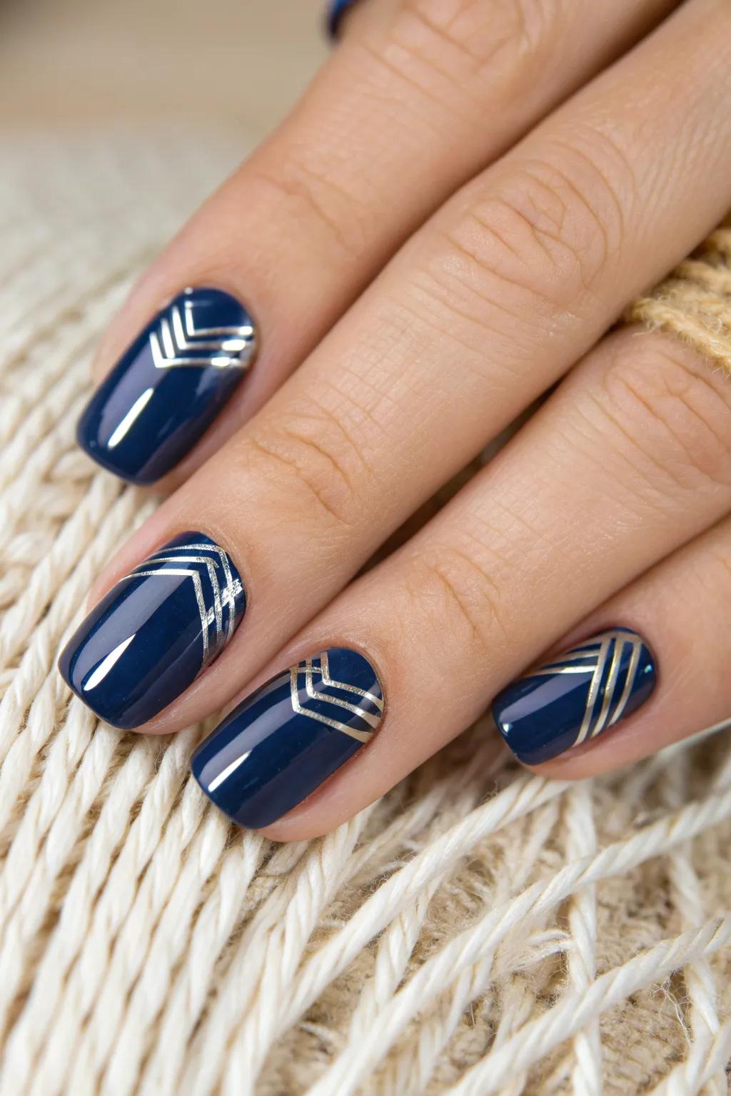 Effortlessly chic: Metallic silver lines on navy nails for a minimalist Fourth of July look. ✨💙 #MinimalistNails #ScandiBohoStyle