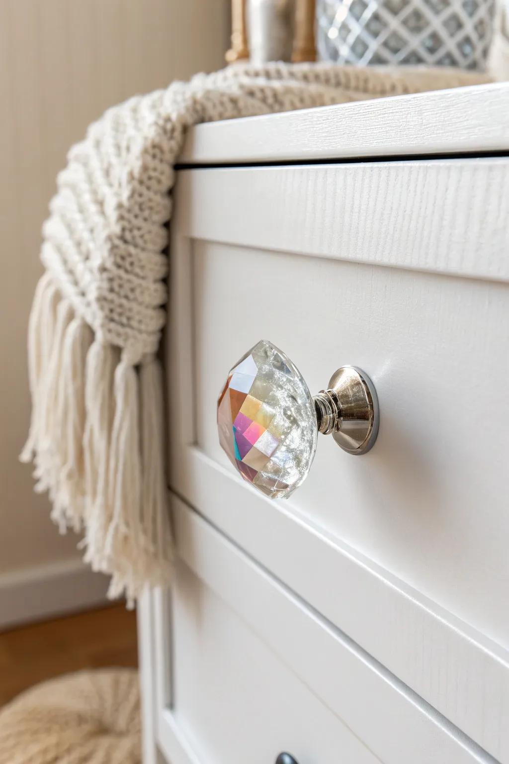Transform your dresser with the sparkle of crystal drawer pulls, combining elegance with minimalist beauty.